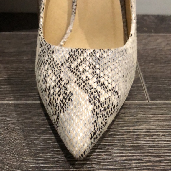 🌟2 for 35$ Snake Print pointed toe stiletto heel - Picture 2 of 4